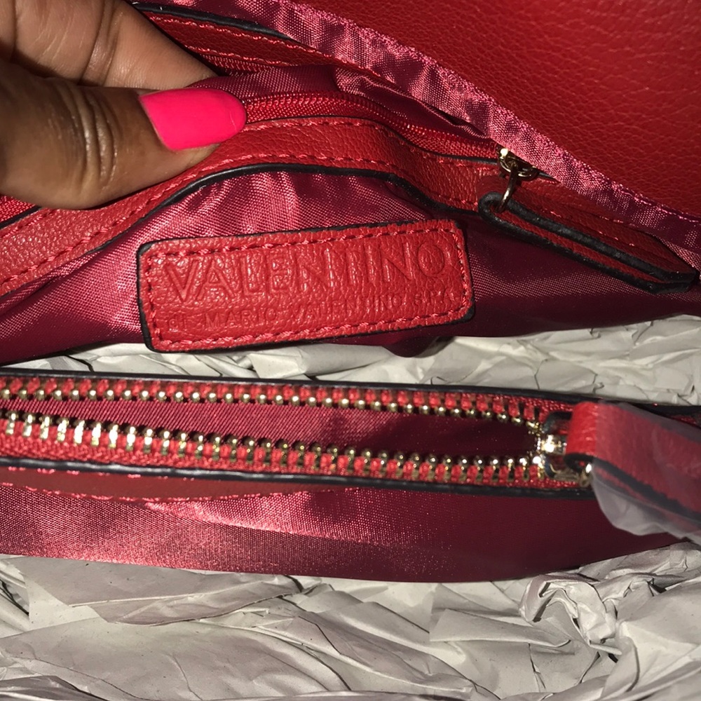 VALENTINO RED HEART  BNWT - Picture 8 of 10